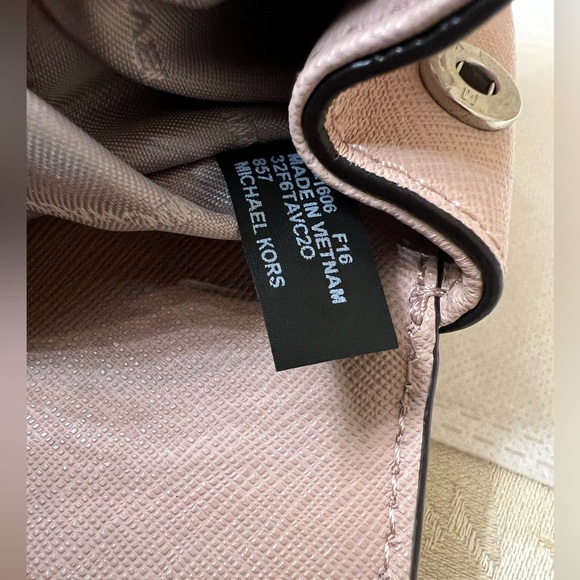 Michael Kors Embellishments Crossbody NWOT - Picture 4 of 16